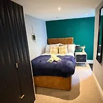2 Bed Cosy Retreat Clifton Opposite Appartement
