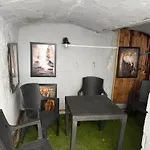 2 Bed Cosy Retreat Clifton Opposite