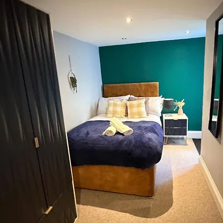 2 Bed Cosy Retreat Clifton Opposite アパート