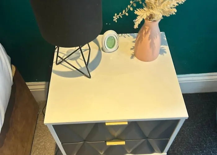 2 Bed Cosy Retreat Clifton Opposite Apartman *