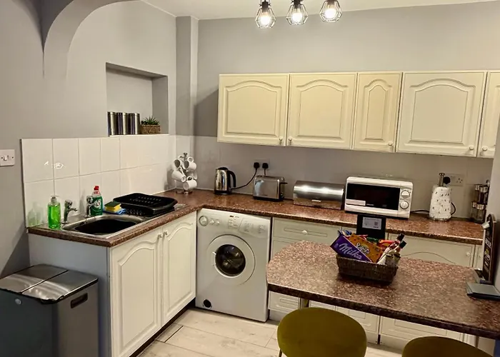 2 Bed Cosy Retreat Clifton Opposite Apartmán *