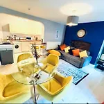 2 Bed Cosy Retreat Clifton Opposite Lägenhet