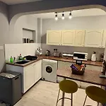 2 Bed Cosy Retreat Clifton Opposite Lägenhet *