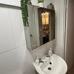 2 Bed Cosy Retreat Clifton Opposite Lägenhet *