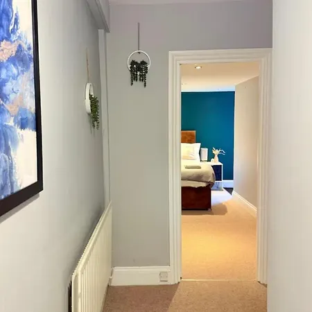 2 Bed Cosy Retreat Clifton Opposite Appartement *