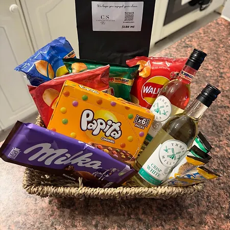 2 Bed Cosy Retreat Clifton Opposite