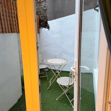 2 Bed Cosy Retreat Clifton Opposite Apartment