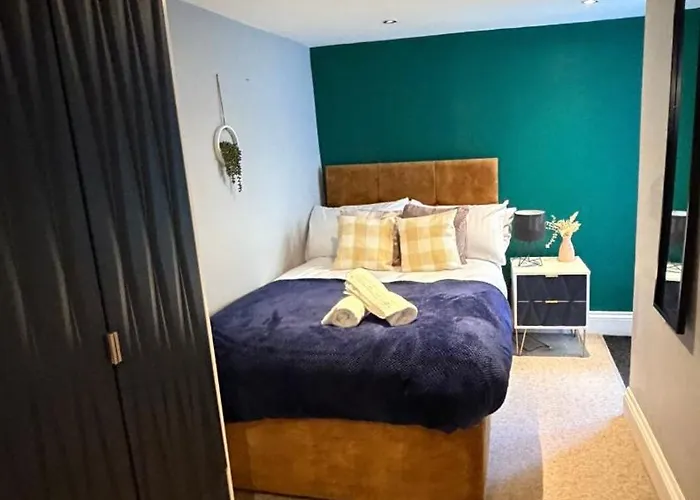 2 Bed Cosy Retreat Clifton Opposite Apartament