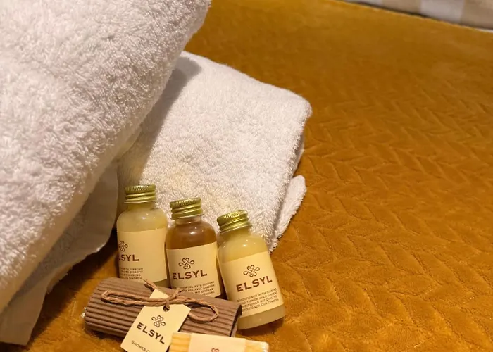 2 Bed Cosy Retreat Clifton Opposite Apartament Bristol